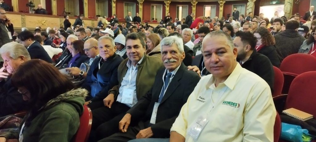 Periodistas José Castilla, Dagoberto Muñoz, Alfonso Luna Geller y Juan Guillermo Cano. Conclusiones del Encuentro Nacional de Medios