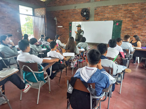 Policía trabaja en prevención de delitos contra menores