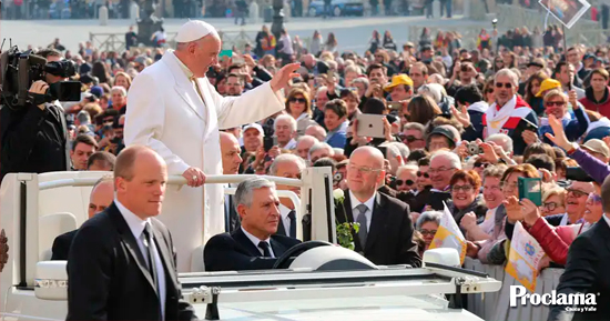 ¿Por qué tanta gente asistió a los oficios religiosos? ¿Por qué tanta gente asistió a los oficios religiosos?