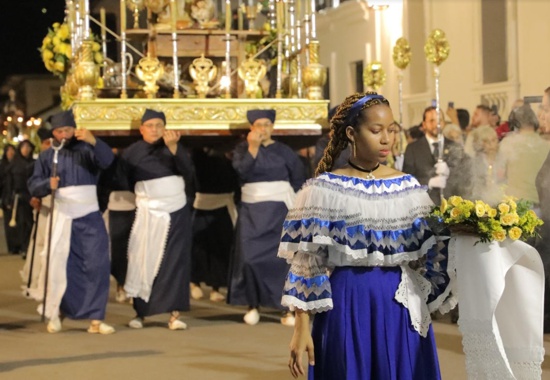 Propios y visitantes reavivaron su fe a través de la procesión del Lunes Santo. Propios y visitantes reavivaron su fe a través de la procesión del Lunes Santo.