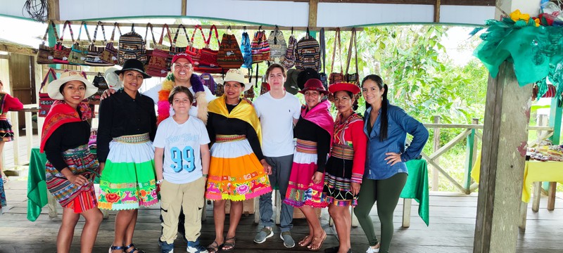 Tres Fronteras es el nombre del área amazónica donde se encuentra el hito fronterizo de las ciudades fronterizas de Tabatinga en Brasil, Leticia en Colombia y Santa Rosa de Yavarí en Perú. La región se caracteriza por sus manifestaciones culturales que reflejan una mezcla de influencias de las culturas de los tres países, además de la influencia de los pueblos originales.