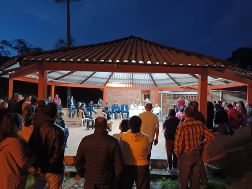 Cierre de vía a Pisojé por urbanizaciones sin control Cierre de vía a Pisojé por urbanizaciones sin control