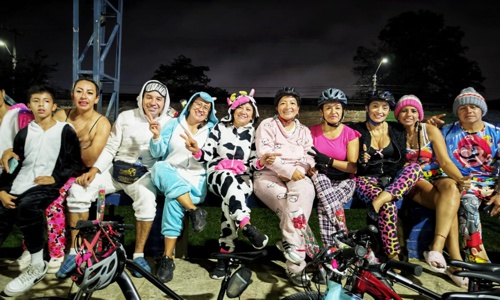 Familias payanesas le dijeron sí al ciclopaseo nocturno y a la bicicleta como medio de transporte.