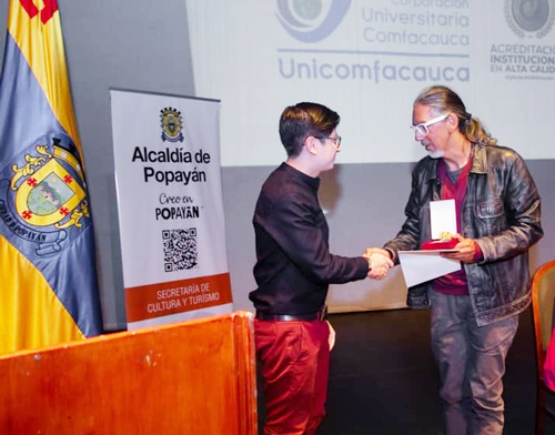 Homenaje a Alejandra Borrero y Felipe García
