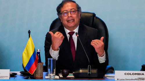 Petro rompe la coalición y busca al pueblo