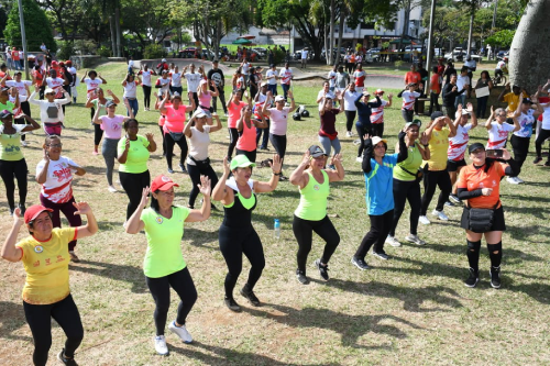 Jornada deportiva y de limpieza en el parque El Ingenio Jornada deportiva y de limpieza en el parque El Ingenio