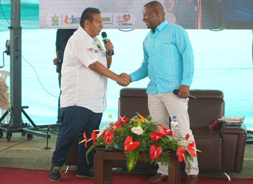 Alcalde de Caldono, Jose Vicente Otero Chate y gobernador del Cauca, Elías Larrahondo Carabalí Alcalde de Caldono, Jose Vicente Otero Chate y gobernador del Cauca, Elías Larrahondo Carabalí