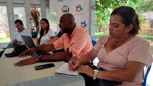 Gobierno Departamental resuelve necesidades educativas.