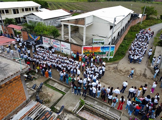 Inauguran nueva infraestructura educativa en la zona rural de Villa Rica Inauguran nueva infraestructura educativa en la zona rural de Villa Rica