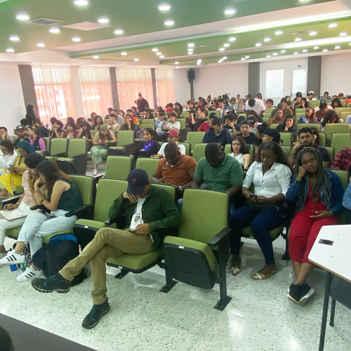 "Avanzamos recibiendo la historia de la educación en Colombia"