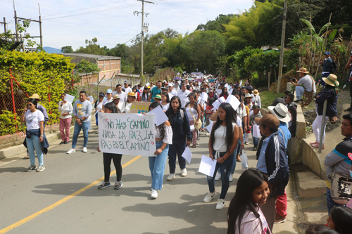 Caldono salió a marchar por la paz Caldono salió a marchar por la paz