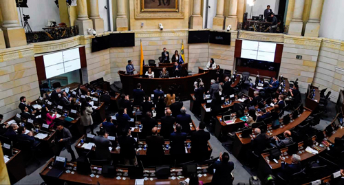Parlamentarios no aceptan haber perdido megapensiones