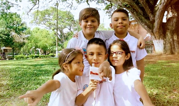 Juan Ángel Luna Galarza, Miguel Andrés Alegría Luna, Dulce María Gil Galarza, Juan Sebastián Luna Castaño y Ana sofía Gil Galarza. Proclama Cauca y Valle 40 años de periodismo alternativo