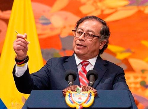 Petro: “El capitalismo se enfrenta al límite que le impone la vida” Petro: “El capitalismo se enfrenta al límite que le impone la vida”