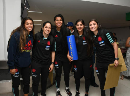 Valle recibió con 15 millones a las futbolistas Selección Colombia Valle recibió con 15 millones a las futbolistas Selección Colombia