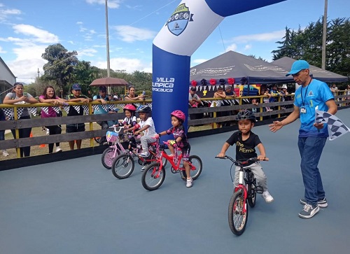 Festival de triciclos y bicicletas: niños fueron los protagonistas Festival de triciclos y bicicletas: niños fueron los protagonistas