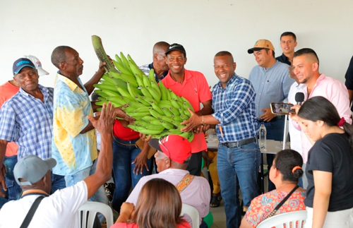 Gobernador del Cauca recibe reconocimiento por parte de comunidades de platanicultores nortecaucanos. Gobernador del Cauca recibe reconocimiento por parte de comunidades de platanicultores nortecaucanos.