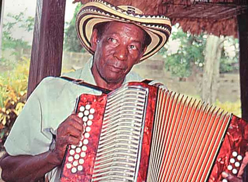 Los primeros grandes promotores del vallenato: Alejo Durán, "El negro". Los primeros grandes promotores del vallenato: Alejo Durán, "El negro".