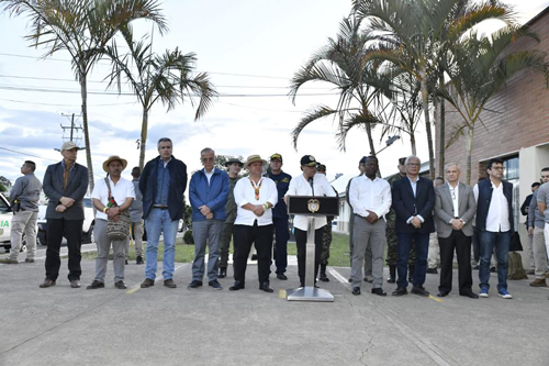 Sustitución de economías ilícitas y diálogos con las FARC Sustitución de economías ilícitas y diálogos con las FARC
