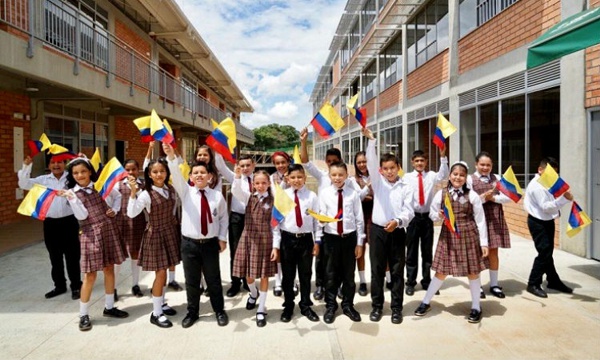 ¿Hasta dónde es cierto que con educación todo se puede? ¿Hasta dónde es cierto que con educación todo se puede?