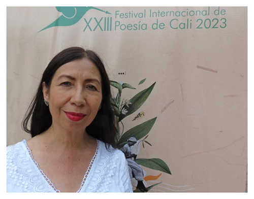 "La poesía puede ser un abismo para quien la escribe" "La poesía puede ser un abismo para quien la escribe"