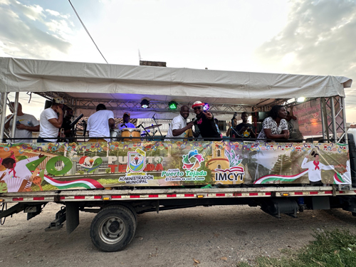 Las calles de Puerto Tejada se llenaron de música
