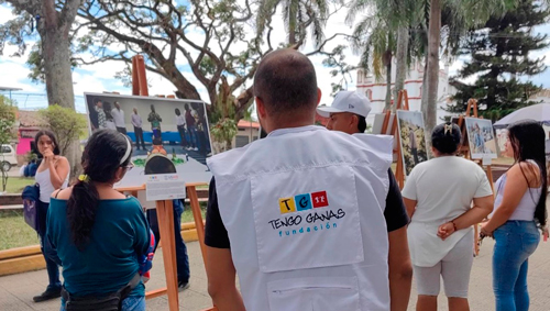 Tejiendo justicia desde las raíces en el Cauca y el Valle Tejiendo justicia desde las raíces en el Cauca y el Valle