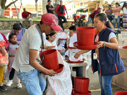 Un camino hacia la paz a través del comercio en Miranda Un camino hacia la paz a través del comercio en Miranda