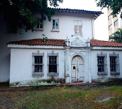 ANTE LA CASA DE JORGE ISAACS