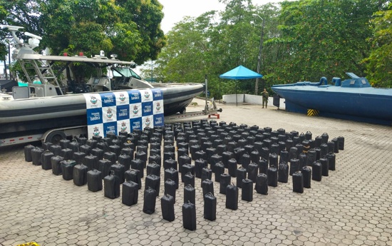 Armada incautó más de tres toneladas de cocaína en el Oceáno Pacífico