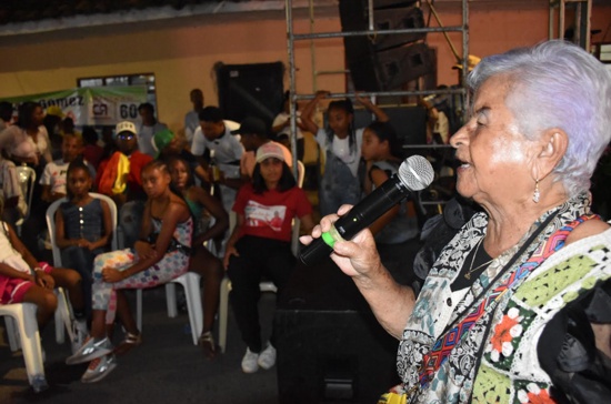 Cinco mil personas acompañaron a María Edis Dinas en su cierre de campaña Cinco mil personas acompañaron a María Edis Dinas en su cierre de campaña