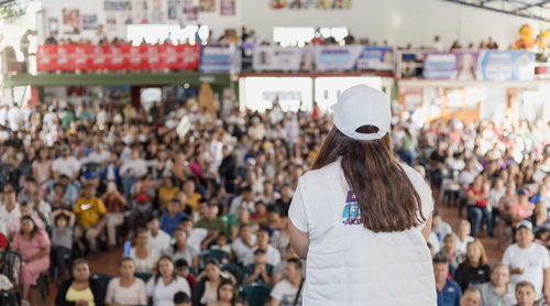 Con masivo respaldo Diana Fuentes cerró su campaña Con masivo respaldo Diana Fuentes cerró su campaña