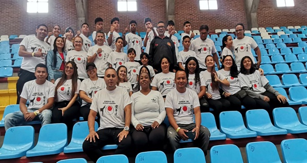 Deportistas de Karate dejaron en alto el nombre de Santander de Quilichao Deportistas de Karate dejaron en alto el nombre de Santander de Quilichao