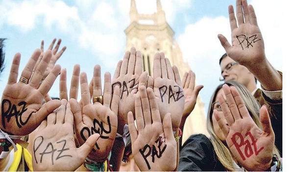 La Paz está en manos del pueblo Por primera vez, la Paz está en manos del pueblo