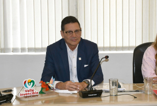 Reconocimiento a Édgar Varela por su gestión en el Univalle Reconocimiento a Édgar Varela por su gestión en el Univalle