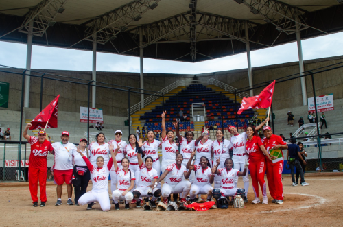 Equipo de sóftbol femenino del Valle hace histórico triunfo Equipo de sóftbol femenino del Valle hace histórico triunfo