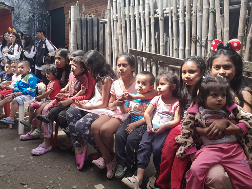 Estudiantes llevan esperanza y amor a Popayán