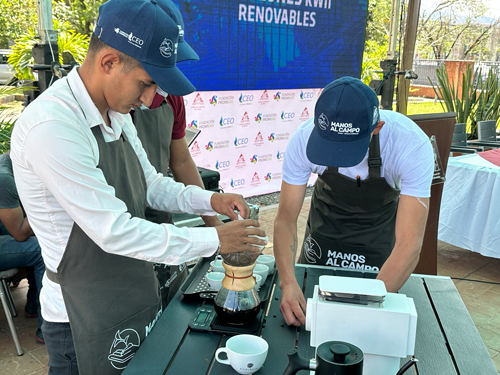 Jóvenes Cafeteros: Sembrando desarrollo en el Cauca Jóvenes Cafeteros: Sembrando desarrollo en el Cauca