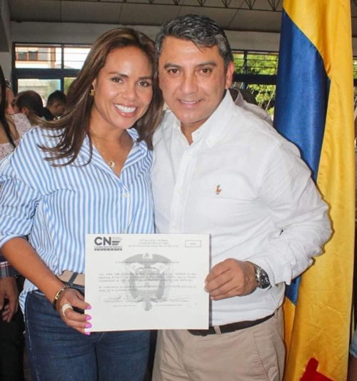 Juan Carlos Muñoz con credencial y Diago al Concejo