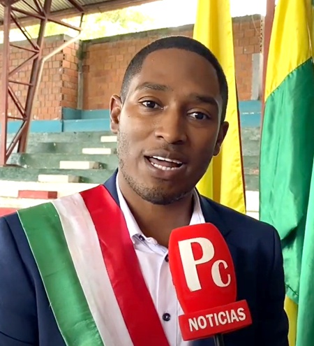 Adrián Díaz asume la Alcaldía de Corinto con compromiso y optimismo por el progreso.
