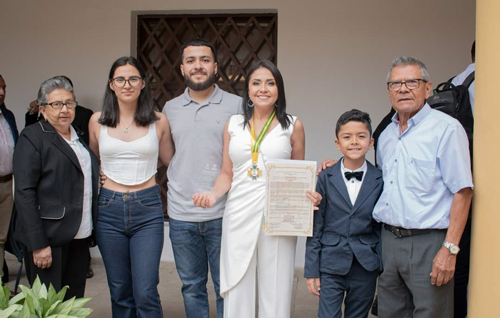 Asamblea reconoce el trabajo de Beatriz Bohórquez