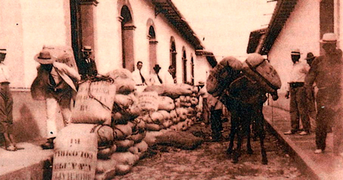Historia y penuria Historia y penuria