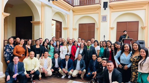 Cruz Comendador del Gran Cauca a gerente de la ESE Suroccidente