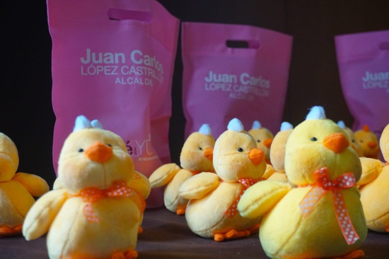 El 'Pollo López' le cumplió a los niños, adolescentes y jóvenes de Popayán.
