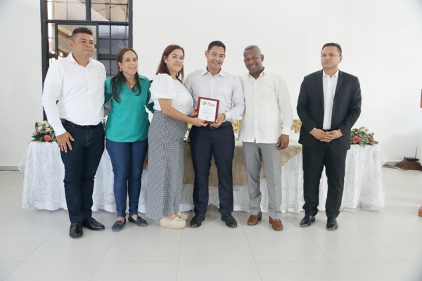 Roller Escobar Gómez, Alcalde de Villa Rica Roller Escobar Gómez, Alcalde de Villa Rica