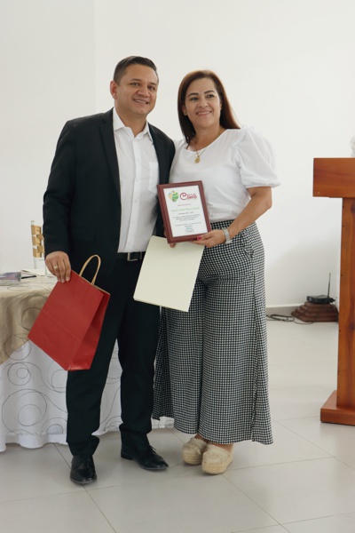 Edward García - Martha C. Velasco Edward García - Martha C. Velasco