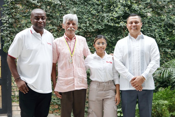 Bladimir Vidal, Alfonso Luna, Tatiana Lagares y David Luna. Bladimir Vidal, Alfonso Luna, Tatiana Lagares y David Luna.
