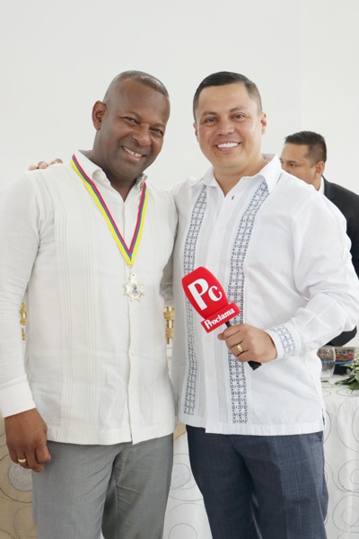 Gobernador Elías Larrahondo y David Luna, gerente de Proclama Cauca y Valle. Gobernador Elías Larrahondo y David Luna, gerente de Proclama Cauca y Valle.
