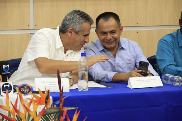 Ministro Luis Fernando Velasco Chaves y el alcalde electo de Santander de Quilichao, Luis Eduardo Grijalba Muñoz