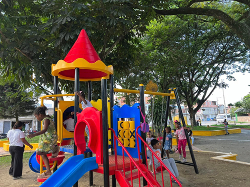 Revitalización del parque barrio Villa Clarita potencia espacios para la comunidad